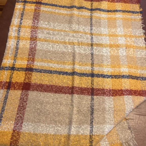 Beautiful Blanket scarf. Mustard red and beige with blue. - Picture 4 of 8